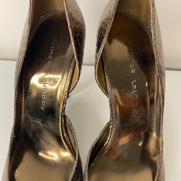 Chinese Laundry Gold Snake Skin Closed Toe Stilleto Heels Size 8 - Picture 3 of 14